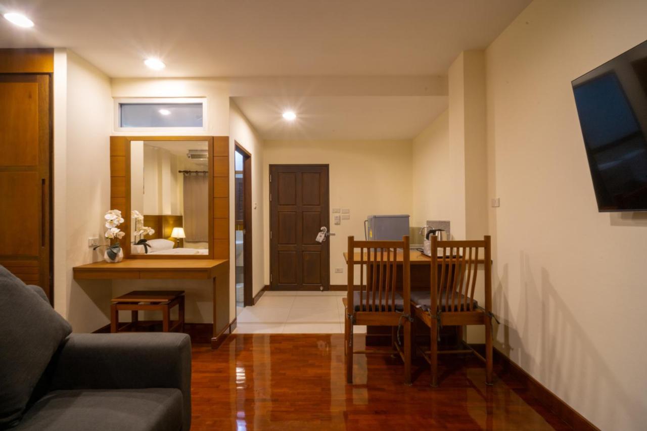 Hotel Baan Chuan Chom Pattaya Zewnętrze zdjęcie