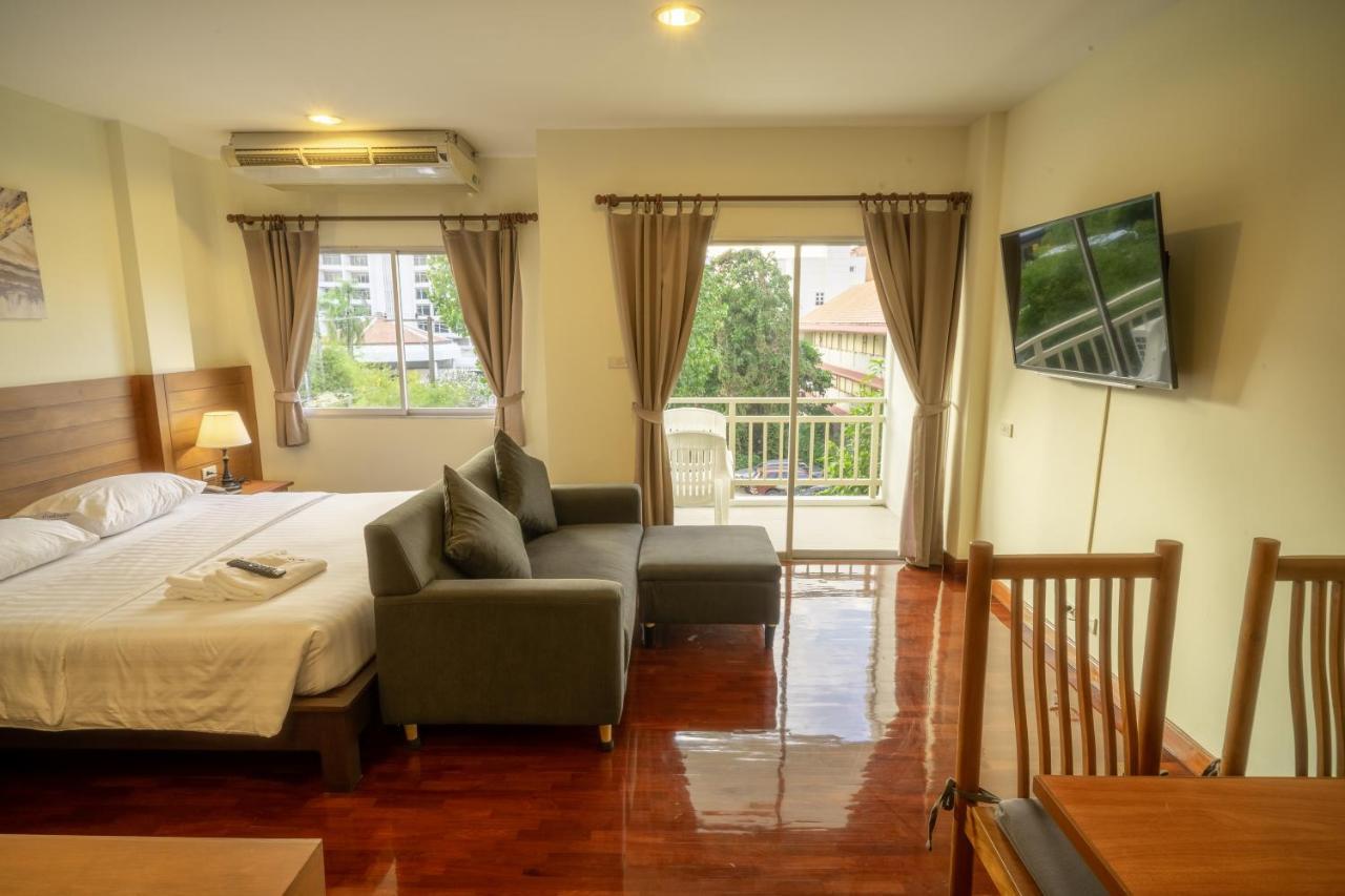 Hotel Baan Chuan Chom Pattaya Zewnętrze zdjęcie