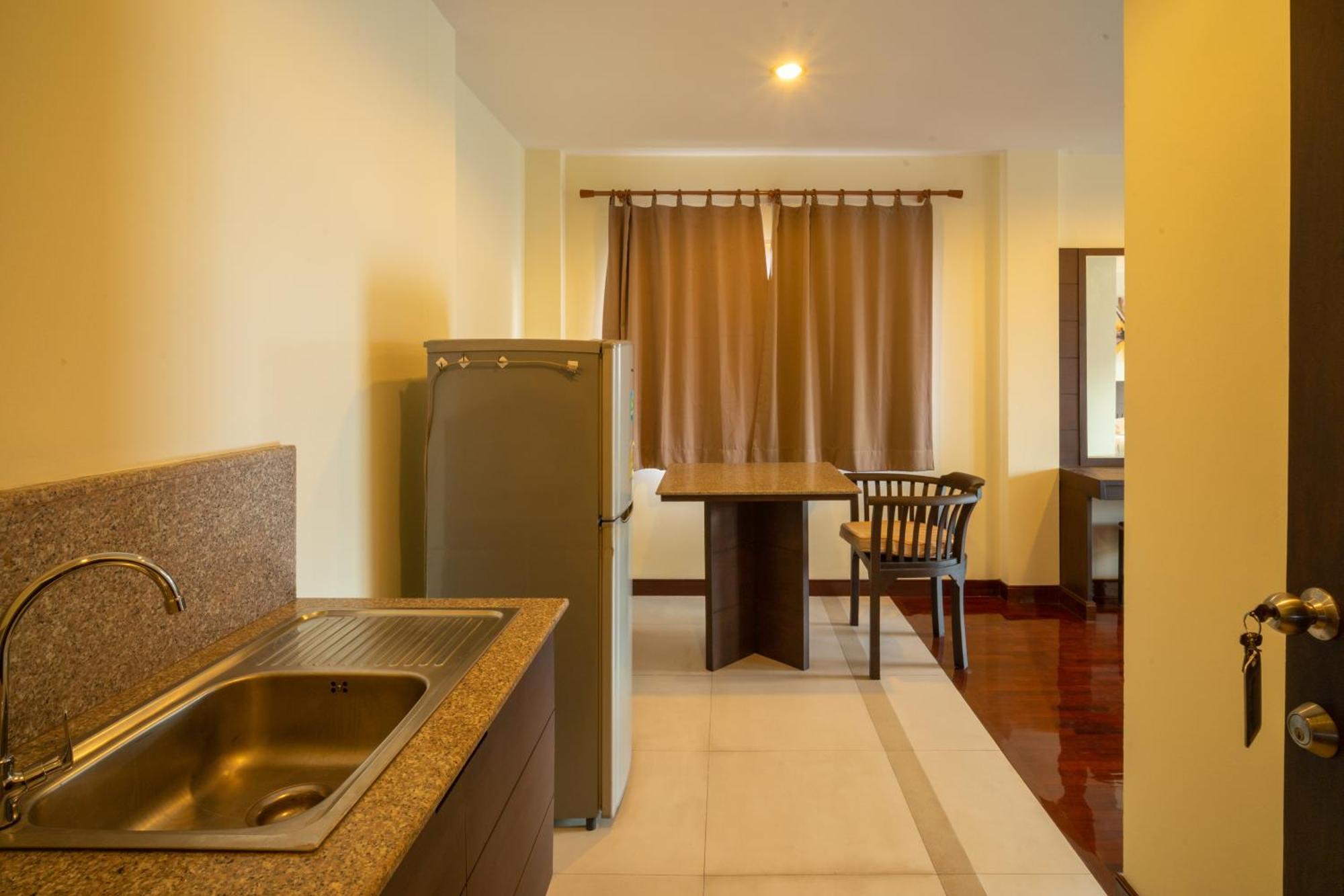 Hotel Baan Chuan Chom Pattaya Zewnętrze zdjęcie